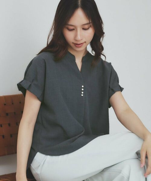 index/インデックス 《7色展開/XS-LLサイズ》タックスリーブスキッパーブラウス【洗濯機洗い可/吸水速乾/抗ピル/防シワ/イージーアイロン】 チャコールグレー(814) 34(XS) index/インデックス 《7色展開/XS-LLサイズ》タックスリーブスキッパーブラウス【洗濯機洗い可/吸水速乾/抗ピル/防シワ/イージーアイロン】 チャコールグレー(814) 34(XS)