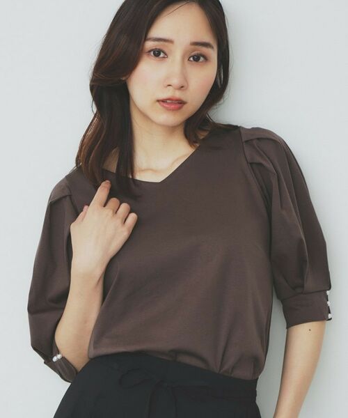index / インデックス カットソー | 《5色展開》Vネックタックパフスリーブトップス【洗濯機洗い可/UVケア/接触冷感】(ブラウン(044))