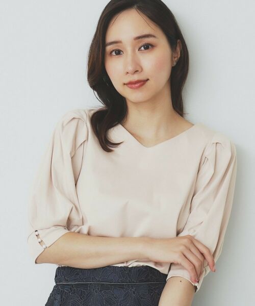 index/インデックス 《5色展開》Vネックタックパフスリーブトップス【洗濯機洗い可/UVケア/接触冷感】 グレージュ(050) 40(L)