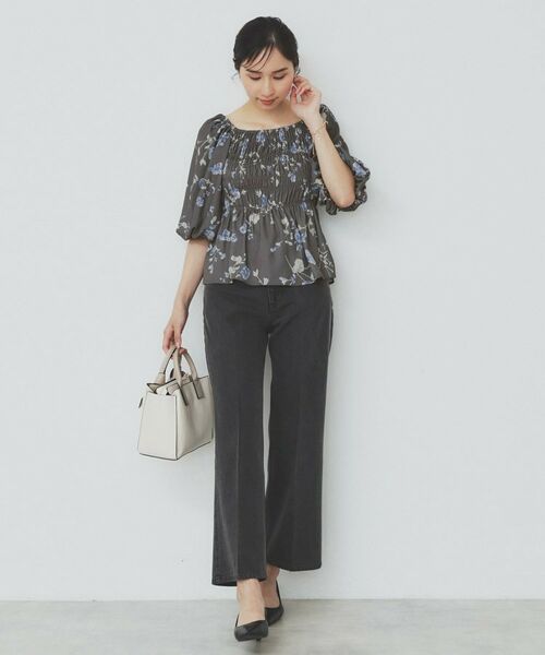 index / インデックス シャツ・ブラウス | フラワーシャーリングペプラムブラウス【洗濯機洗い可】 | 詳細2