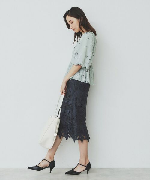 index / インデックス シャツ・ブラウス | フラワーシャーリングペプラムブラウス【洗濯機洗い可】 | 詳細7