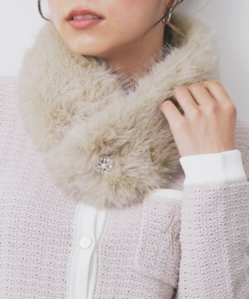 index / インデックス マフラー・ショール・スヌード・ストール | ビジュー付きフェイクファーティペット | 詳細5