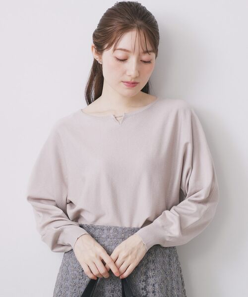 index / インデックス ニット・セーター | ビジューキーネックドルマンニット【洗濯機OK】(グレージュ(050))