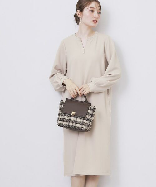 index / インデックス ミニ丈・ひざ丈ワンピース | パール調ボタン付きキーネックワンピース【洗濯機OK】《S～3L》 | 詳細9