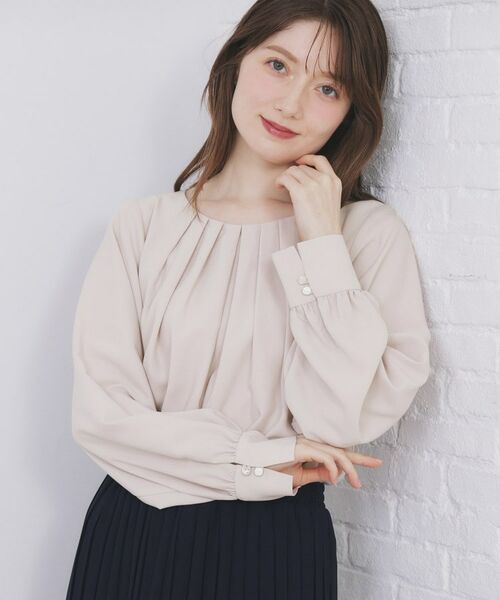 index/インデックス クルーネックタックブラウス【洗濯機OK/防シワ/イージーアイロン】 グレージュ(050) 38(M)
