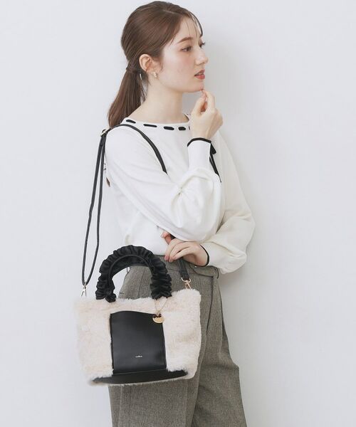 index/インデックス フリルハンドル フェイクファーミドルトートバッグ ブラック(119) 00 index/インデックス フリルハンドル フェイクファーミドルトートバッグ ブラック(119) 00