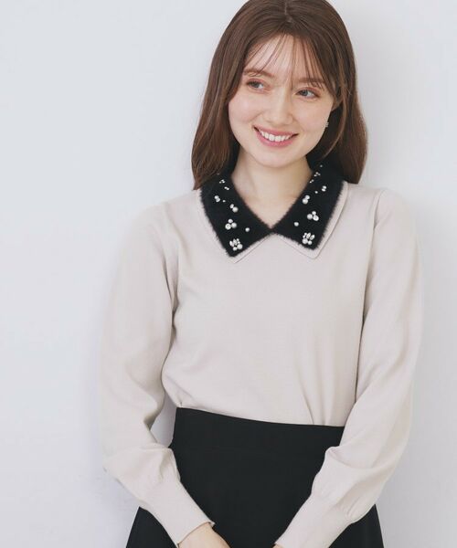 index / インデックス ニット・セーター | ダブルビジューフェザー衿付きニット【洗濯機OK】(グレージュ(050))