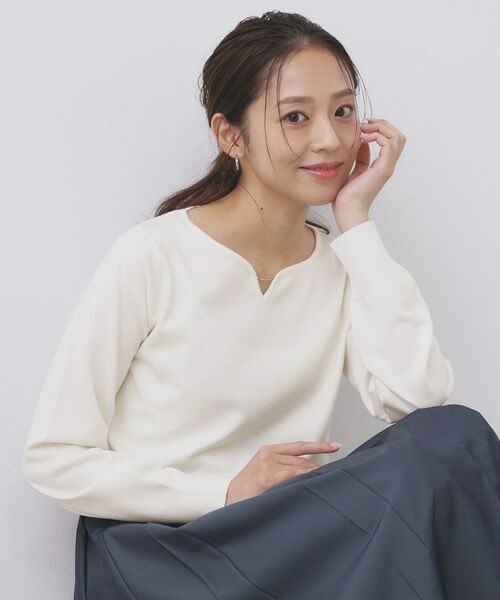 index / インデックス ニット・セーター | ゴールドパーツ付きハートネックニット【洗濯機OK】（オフホワイト(003)）