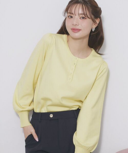 index / インデックス ニット・セーター | ビジューボタンヘンリーネックニット【洗濯機OK】（ライトイエロー(030)）