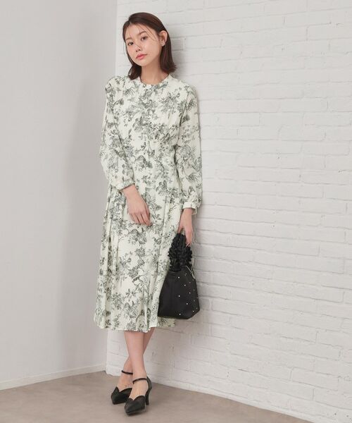 index / インデックス ロング・マキシ丈ワンピース | フラワーハイネックタックワンピース【洗濯機OK／イージーアイロン／防シワ】 | 詳細2