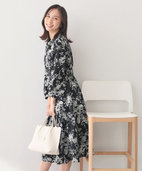 index / インデックス ロング・マキシ丈ワンピース | フラワーハイネックタックワンピース【洗濯機OK／イージーアイロン／防シワ】 | 詳細9