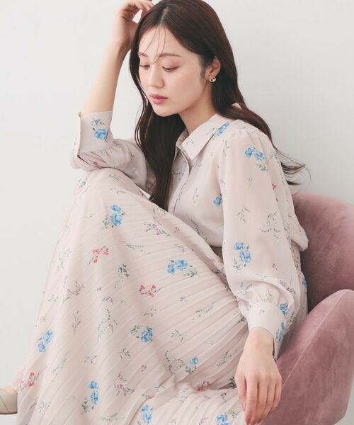 index / インデックス ミニ丈・ひざ丈ワンピース | 花柄衿付きプリーツフレアワンピース【洗濯機OK/イージーアイロン】(グレージュ(150))