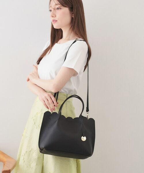 index / インデックス トートバッグ | 【2WAY】軽量合皮スカラップデザインミドルトートバッグ（ブラック(019)）