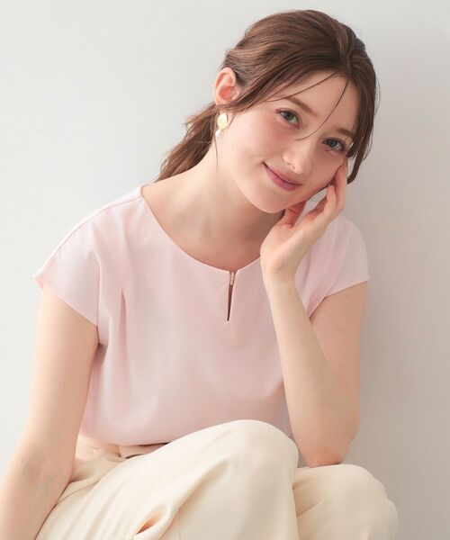 index / インデックス カットソー | ビジューキーネックフレンチトップス【洗濯機OK・接触冷感・UVケア】（ライトピンク(070)）