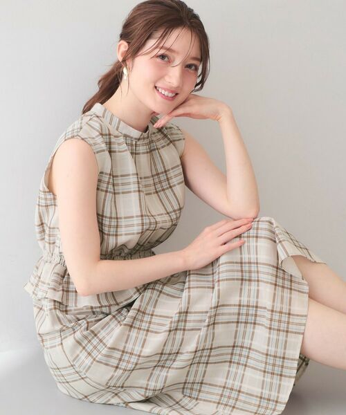 index / インデックス ミニ丈・ひざ丈ワンピース | シアーチェックミニペプラムワンピース【洗濯機OK・防シワ】（グレージュ(250)）