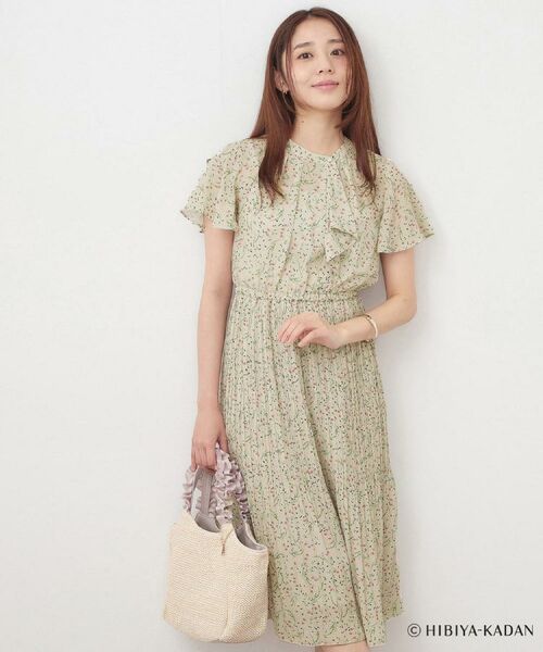 index / インデックス ミニ丈・ひざ丈ワンピース | ◆【日比谷花壇コラボ】ラッフルタイプリーツワンピース【防シワ/洗濯機OK】（グレージュ(150)）