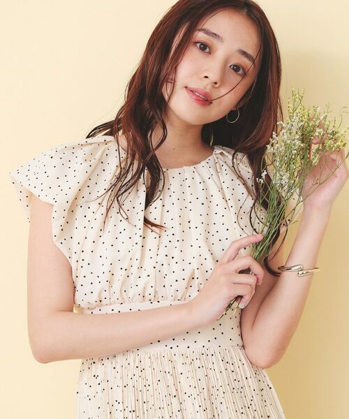 index / インデックス ミニ丈・ひざ丈ワンピース | ハートドットバルーンスリーブワンピース【洗濯機OK／イージーアイロン】（アイボリー(104)）