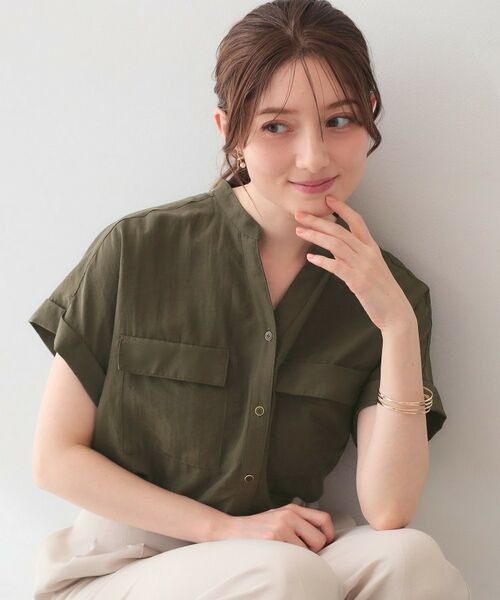 index / インデックス シャツ・ブラウス | ダブルポケットスキッパーブラウス【洗濯機OK・接触冷感・吸水速乾・防シワ・イージーアイロン】（カーキ(027)）