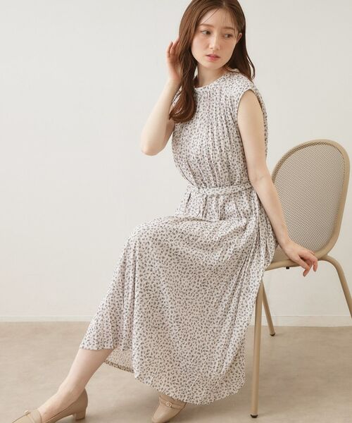 index / インデックス ロング・マキシ丈ワンピース | カットプリーツフレンチワンピース【洗濯機OK/イージーアイロン/ストレッチ】(グレージュ(150))
