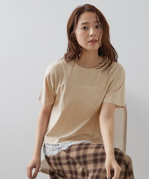 index / インデックス Tシャツ | ロゴ刺繍レースヘムTシャツ【洗濯機OK/接触冷感/UVケア】(ライトベージュ(051))