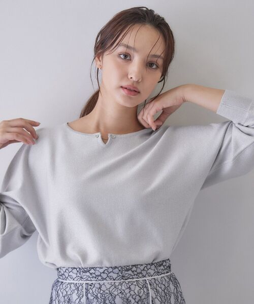 index / インデックス ニット・セーター | ビジューモチーフ付きドルマンニット【洗濯機OK／抗ピリング】（サックスブルー(690)）