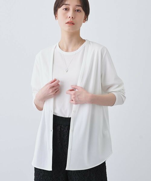 INDIVI/インディヴィ 【日本製/トリアセテート】ラウンドヘムカーディガン ホワイト(001) 15(3L) INDIVI/インディヴィ 【日本製/トリアセテート】ラウンドヘムカーディガン ホワイト(001) 15(3L)
