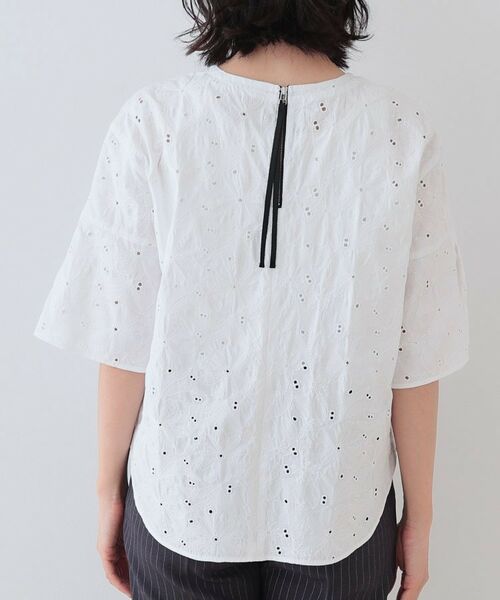 INDIVI / インディヴィ シャツ・ブラウス | 【洗える】フラワーカット刺繍フレアスリーブブラウス | 詳細12