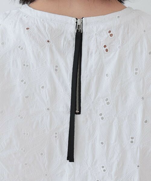 INDIVI / インディヴィ シャツ・ブラウス | 【洗える】フラワーカット刺繍フレアスリーブブラウス | 詳細14