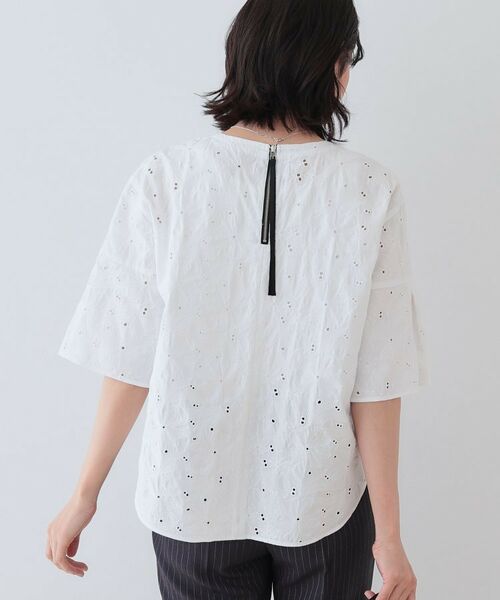 INDIVI / インディヴィ シャツ・ブラウス | 【洗える】フラワーカット刺繍フレアスリーブブラウス | 詳細2