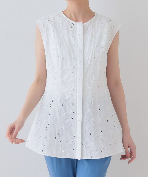 INDIVI / インディヴィ シャツ・ブラウス | 春SALE！【洗える】フラワーカット刺繍ノースリーブブラウス | 詳細10