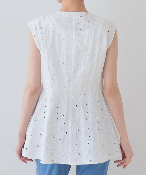 INDIVI / インディヴィ シャツ・ブラウス | 春SALE！【洗える】フラワーカット刺繍ノースリーブブラウス | 詳細12