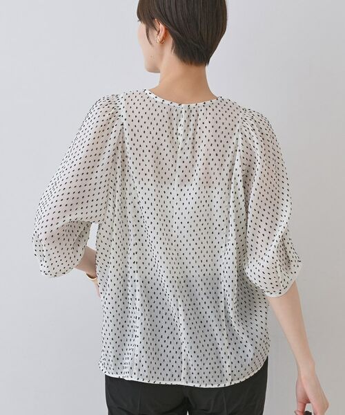 INDIVI / インディヴィ シャツ・ブラウス | 【洗える/ドット柄/凹凸素材】袖コンシャスドルマンブラウス | 詳細8