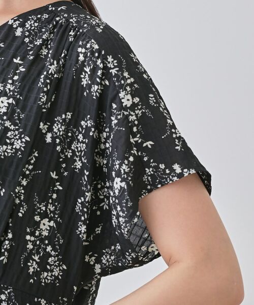 INDIVI / インディヴィ ロング・マキシ丈ワンピース | 【モノトーン小花柄】フィット＆フレア エアリーワンピース | 詳細10