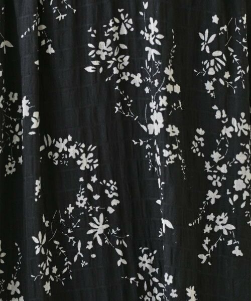 INDIVI / インディヴィ ロング・マキシ丈ワンピース | 【モノトーン小花柄】フィット＆フレア エアリーワンピース | 詳細5