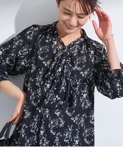 INDIVI / インディヴィ シャツ・ブラウス | 【モノトーン小花柄／シャーリング素材】ボリューム袖エアリーブラウス