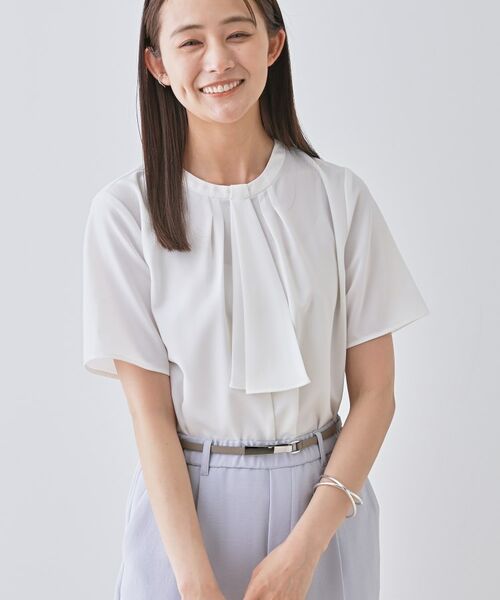 INDIVI/インディヴィ 【洗える/UVケア】幾何学柄&無地ボウタイブラウス ホワイト(001) 38(M) INDIVI/インディヴィ 【洗える/UVケア】幾何学柄&無地ボウタイブラウス ホワイト(001) 38(M)