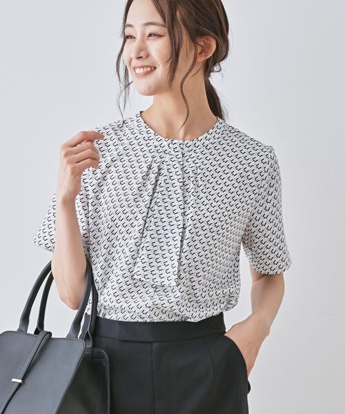 INDIVI/インディヴィ 【洗える/UVケア】幾何学柄&無地ボウタイブラウス ホワイト(101) 19(5L) INDIVI/インディヴィ 【洗える/UVケア】幾何学柄&無地ボウタイブラウス ホワイト(101) 19(5L)