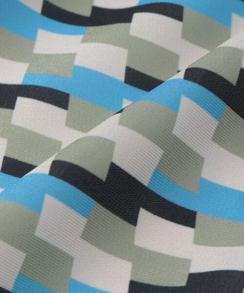 INDIVI / インディヴィ バンダナ・スカーフ | 【70㎝四方】キカ柄スカーフ | 詳細2