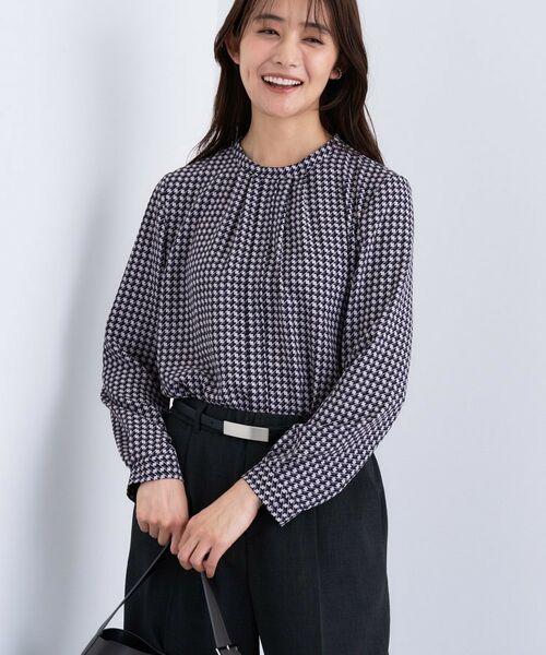 INDIVI/インディヴィ 【通勤/オフィス】タックジョーゼットブラウス ネイビー(194) 13(LL) INDIVI/インディヴィ 【通勤/オフィス】タックジョーゼットブラウス ネイビー(194) 13(LL)