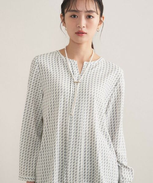 INDIVI/インディヴィ 【セレモニー/洗える/透けにくい】ジオメ柄プリントブラウス グレージュ(150) 40(L) INDIVI/インディヴィ 【セレモニー/洗える/透けにくい】ジオメ柄プリントブラウス グレージュ(150) 40(L)