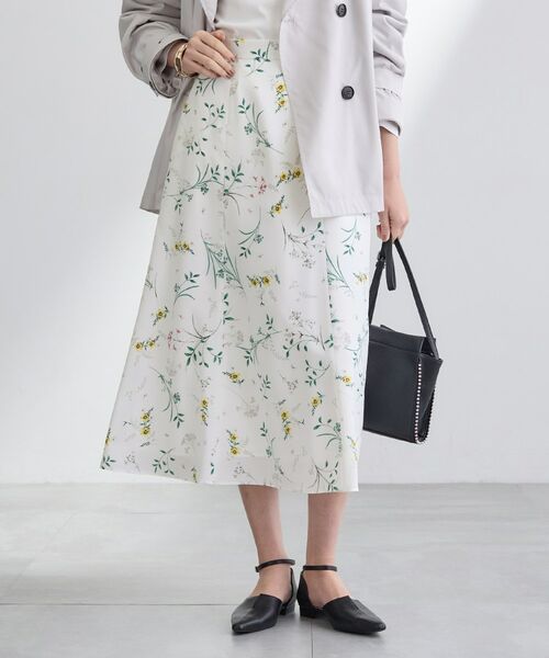 INDIVI / インディヴィ ロング・マキシ丈スカート | 【SETUP可能】モダンフラワー柄フレアスカート | 詳細2