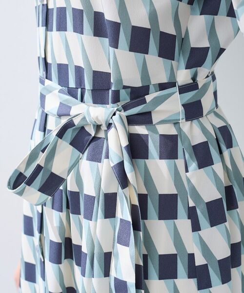 INDIVI / インディヴィ ロング・マキシ丈ワンピース | 【洗える/2WAY】ベルト付き ジオメトリック柄 シャツワンピース | 詳細16