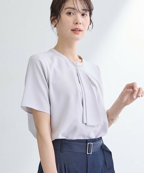 INDIVI / インディヴィ シャツ・ブラウス | 【洗える/UVケア】ストライプ柄&無地 ボウタイ風 半袖ブラウス(ライトグレー(611))