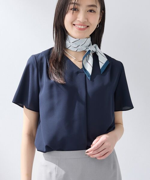 INDIVI / インディヴィ シャツ・ブラウス | 【洗える/UVケア】幾何学柄&無地 タックVネック 半袖ブラウス | 詳細6