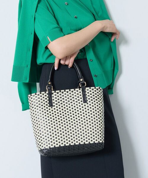 INDIVI / インディヴィ トートバッグ | 【配色デザイン】メルカド編みスクエアバッグ（ブラック(519)）