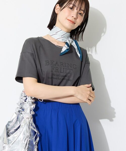 INDIVI / インディヴィ Tシャツ | 【選べるバリエーション】プリントTシャツ（チャコールグレー(014)）