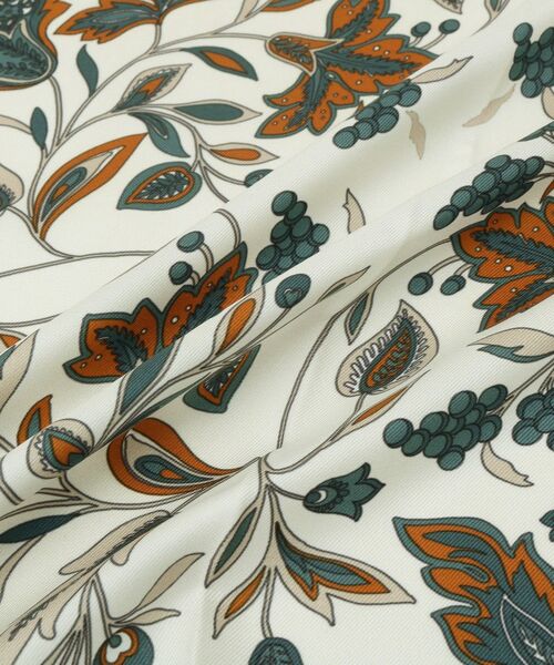 INDIVI / インディヴィ バンダナ・スカーフ | 【60cm四方】リーフ柄スカーフ | 詳細2