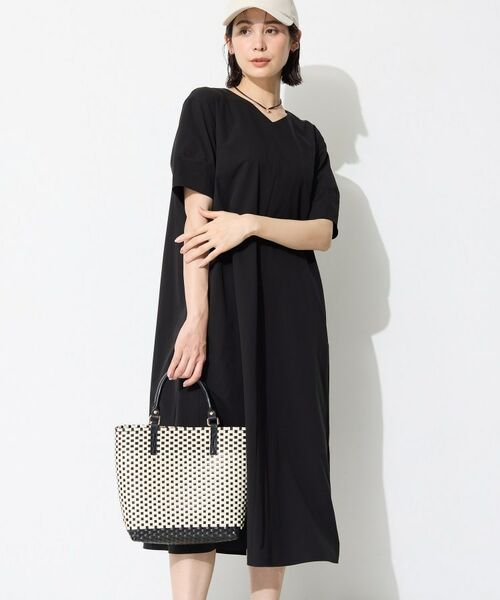 INDIVI / インディヴィ ロング・マキシ丈ワンピース | 【撥水／UVケア／SETUP可能】軽量ベルト付きAラインワンピース（ブラック(019)）