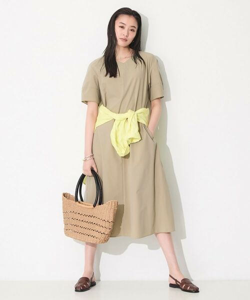 INDIVI / インディヴィ ロング・マキシ丈ワンピース | 【撥水／UVケア／SETUP可能】軽量ベルト付きAラインワンピース（ベージュ(052)）