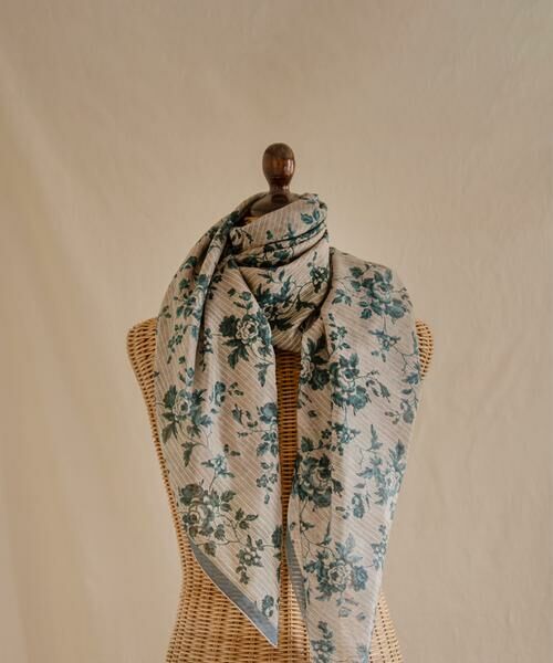 INED / イネド バンダナ・スカーフ | 《FAVORITE》Light Blue Flower Toile スカーフ《Tapis Noir》 | 詳細4